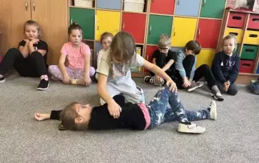 Małe ręce, wielka pomoc 16