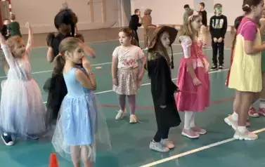 Zabawa karnawałowa klas 0-3 61