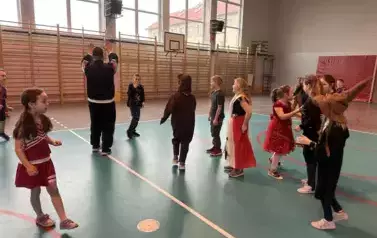 Zabawa karnawałowa klas 0-3 63