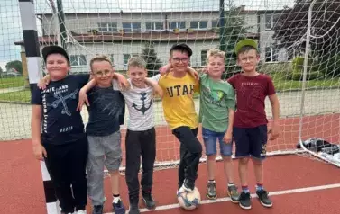 Plac zabawa i orlik 1