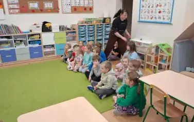 Wizyta klasy 4 u Przedszkolak&oacute;w &ndash; &bdquo;Cukierku, ty łobuzie!&rdquo;   5