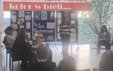 XVI Powiatowy Konkurs Recytatorski "Kolor w czerwieni, kolor w bieli..." 1
