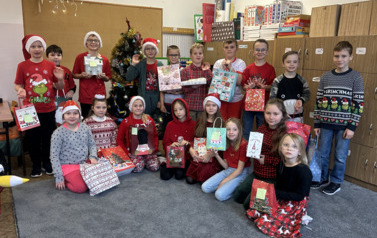 Mikołajki - dzień dobroci i małych gest&oacute;w w naszej szkole 30