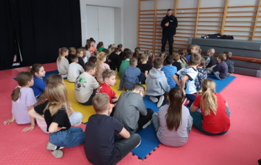 Bezpieczne ferie - spotkanie z policjantem 1