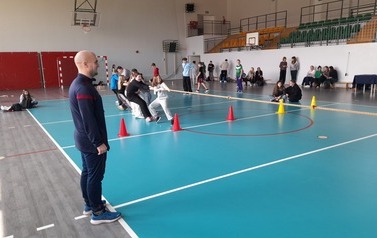 Sportowe witanie wiosny w klasach IV-VIII 1