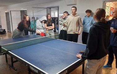 Sportowe witanie wiosny w klasach IV-VIII 11