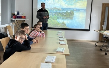 Mali artyści ze Stradun na tropie historii Ełku!  6