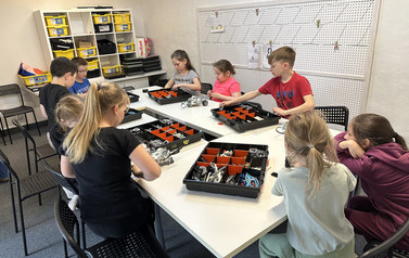 Klasa 3 na warsztatach i wśr&oacute;d wiosennej przyrody 2