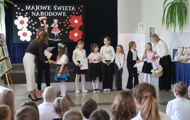 Uroczystości majowe w klasach 1-3 16