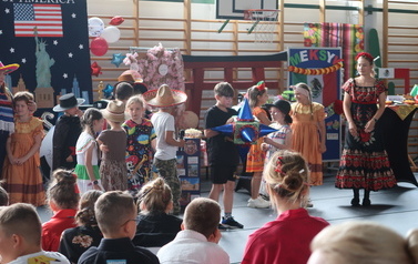Małe i duże po świecie podr&oacute;że 99