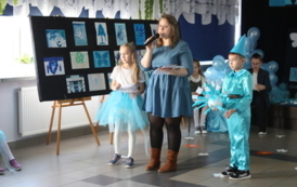 Pani Ania - prowadząca apel