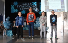 Uczniowie klasy IV