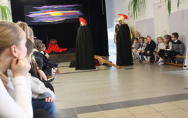 Misterium Męki Pańskiej w wykonaniu uczni&oacute;w