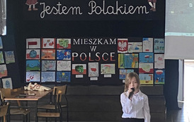 Uczeń występujący w przeglądzie recytatorsko-wokalnym