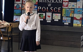 Uczeń występujący w przeglądzie recytatorsko-wokalnym