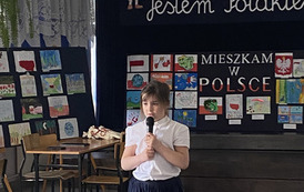 Uczeń występujący w przeglądzie recytatorsko-wokalnym