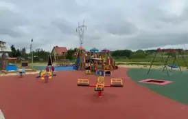 Plac zabawa i orlik 11