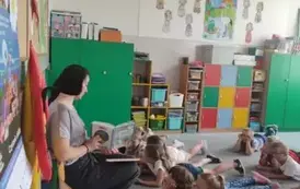 Czytanie zbliża w zer&oacute;wce 4