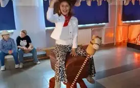 Szkolne rodeo &ndash; oczepiny klas czwartych!   11