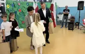 Powiatowy Konkurs Plastyczny "Kwiaty dla niepodległej" 3