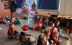 Mikołajki - dzień dobroci i małych gest&oacute;w w naszej szkole 20