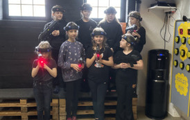 Trzecioklasiści w Laser Tag 2