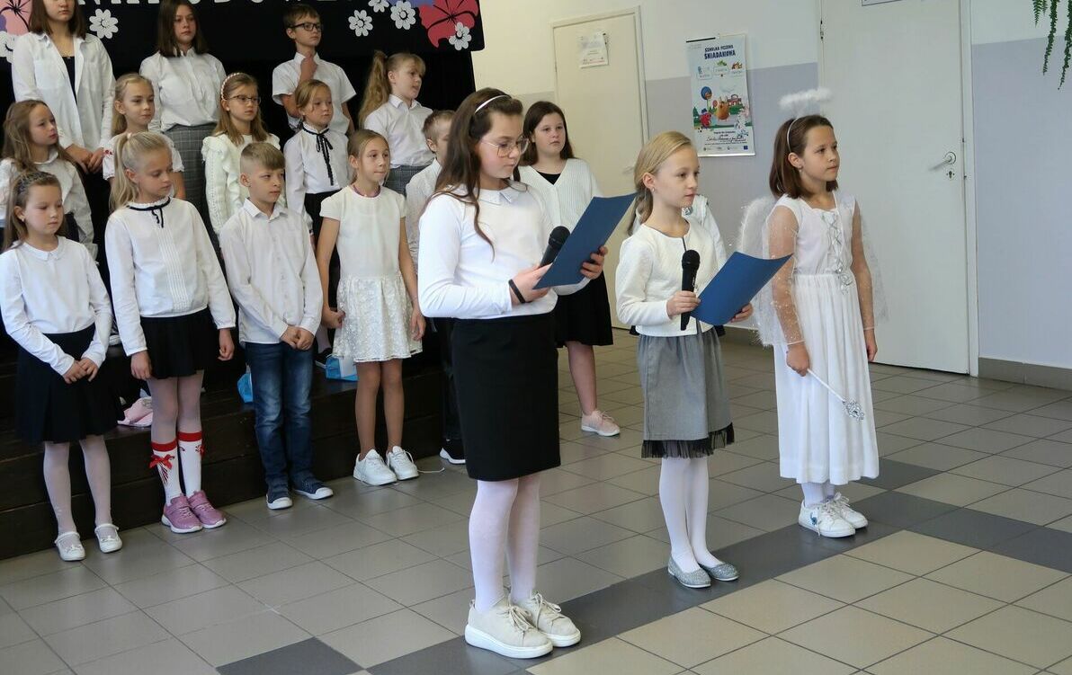 Zdjęcie do Dzień Edukacji Narodowej - Pasowanie na ucznia pierwszej klasy