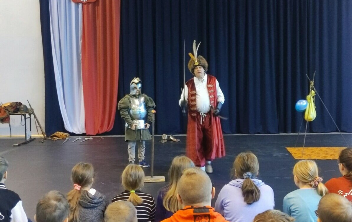 Zdjęcie do Żywa lekcja historii w klasach IV-VIII