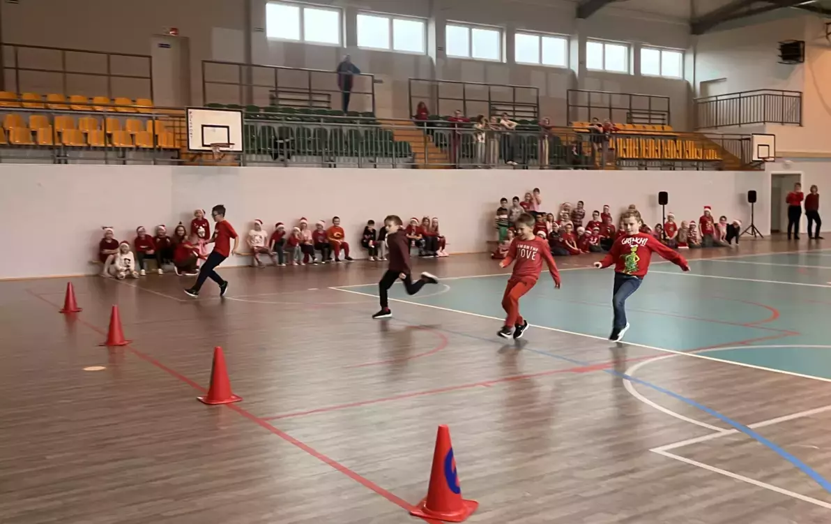 Zdjęcie do Aktywne Mikołajki klas 1-3