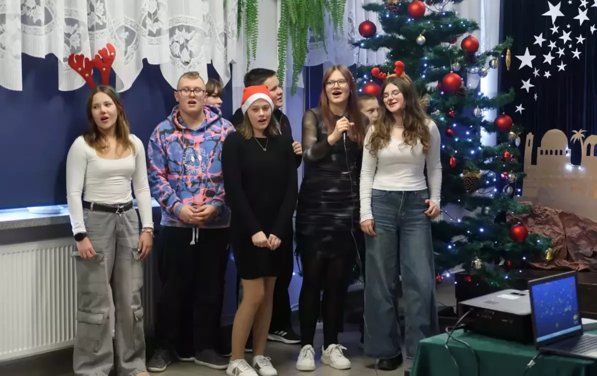 Zdjęcie do Szkole kolędowanie pełne magii