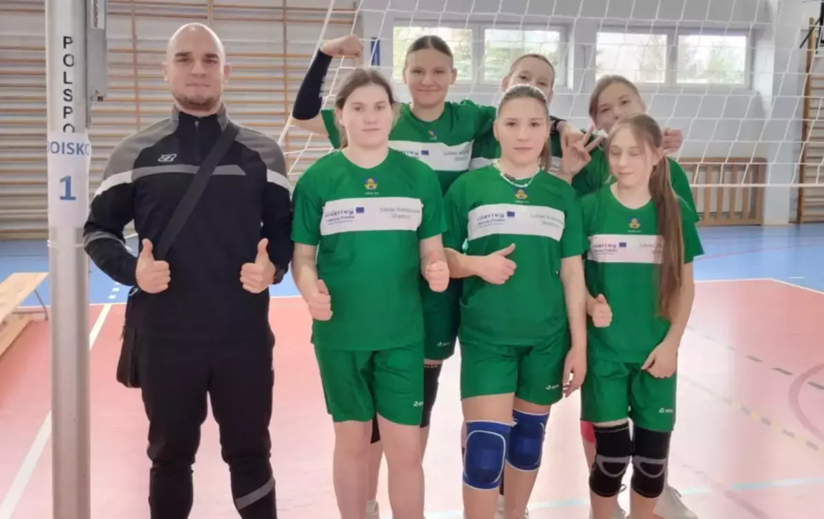 Zdjęcie do Pierwszy Wiosenny Turniej Czw&oacute;rek Siatkarskich