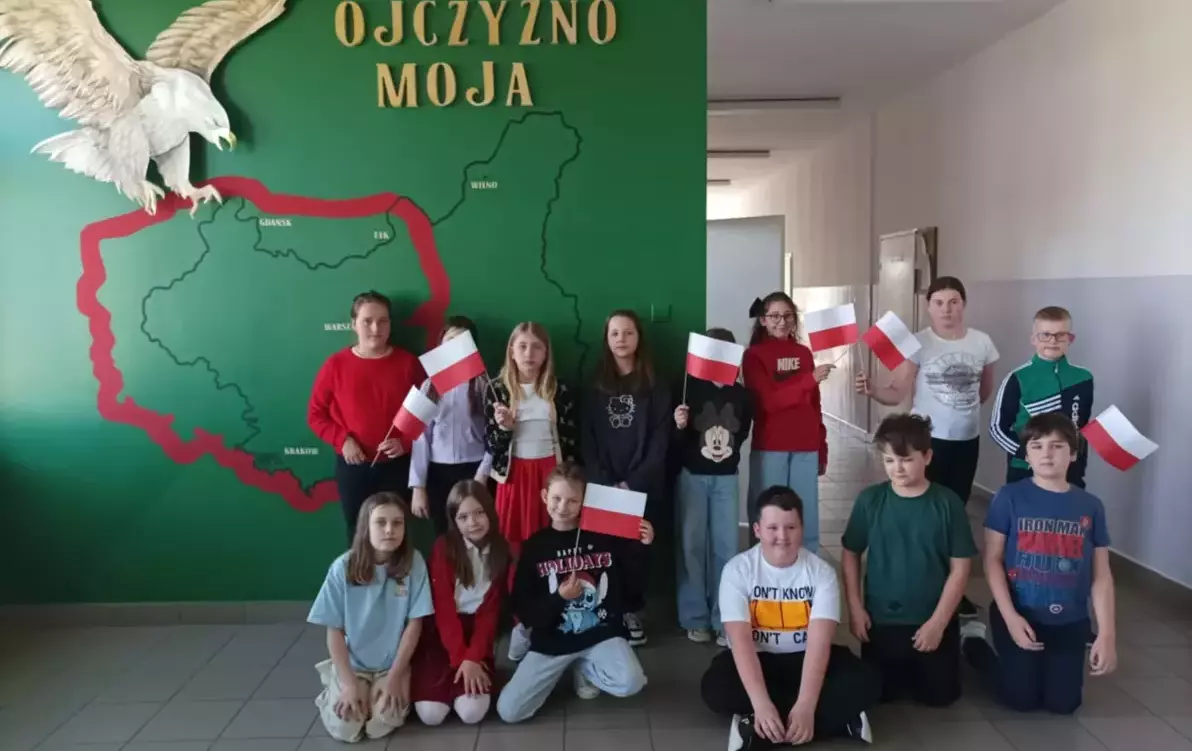Zdjęcie do Święta Majowe w klasach IV-VIII