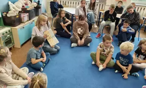 Zdjęcie do Wsp&oacute;lne czytanie z przedszkolakami