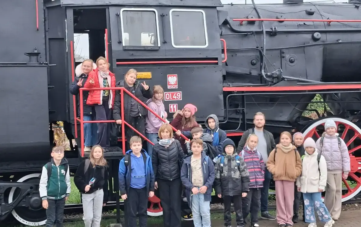 Zdjęcie do Klasa 4 wyrusza w kolejową przygodę! 