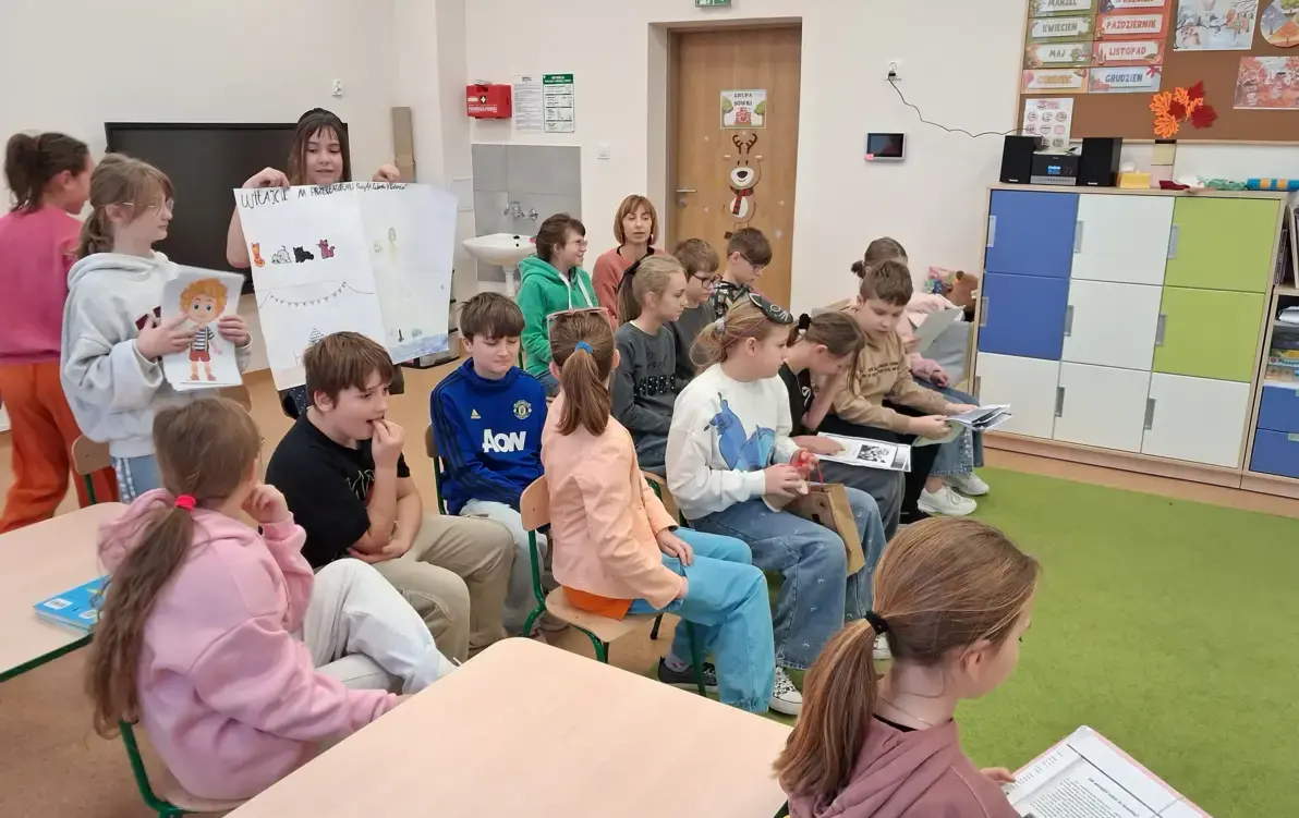 Zdjęcie do Wizyta klasy 4 u przedszkolak&oacute;w &ndash; &bdquo;Cukierku, ty łobuzie!&rdquo;  