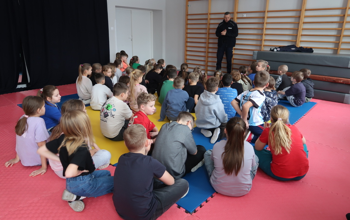 Zdjęcie do Spotkanie z policjantem - bezpieczne ferie