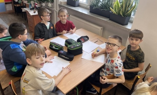 Zdjęcie do Uczę się aktywnie i tw&oacute;rczo - innowacja pedagogiczna w 2a