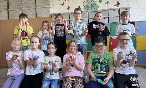 Zdjęcie do Uczeń w roli nauczyciela &ndash; tw&oacute;rcze zajęcia w klasie 2a