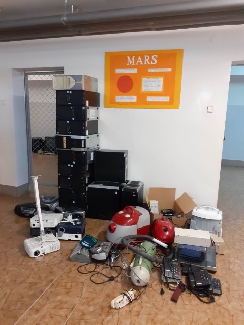Zdjęcie do "Wszystkie dzieci zbierają elektrośmieci"