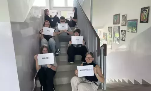 Zdjęcie do Zawodowo kręci się - bez nich szkoła nie istnieje!